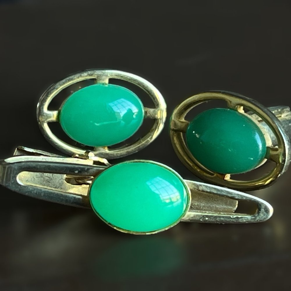 Cuff Links & Tie Bar (gold & jade)